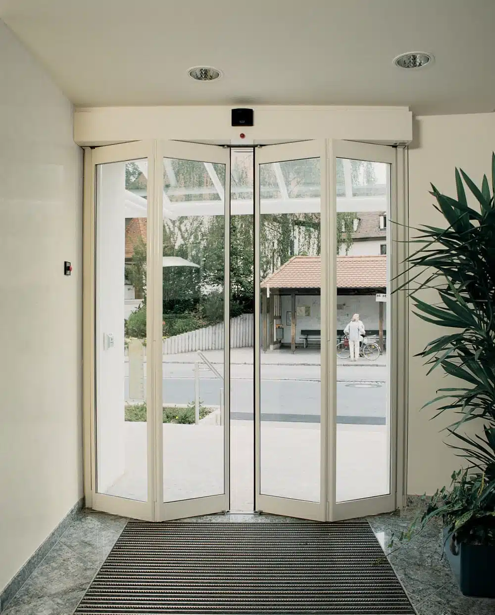 درب شیشه ای اتوماتیک فولدینگ