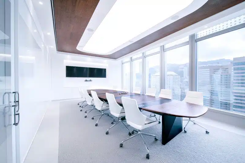 رنگ سفید در دکوراسیون محیط کاری