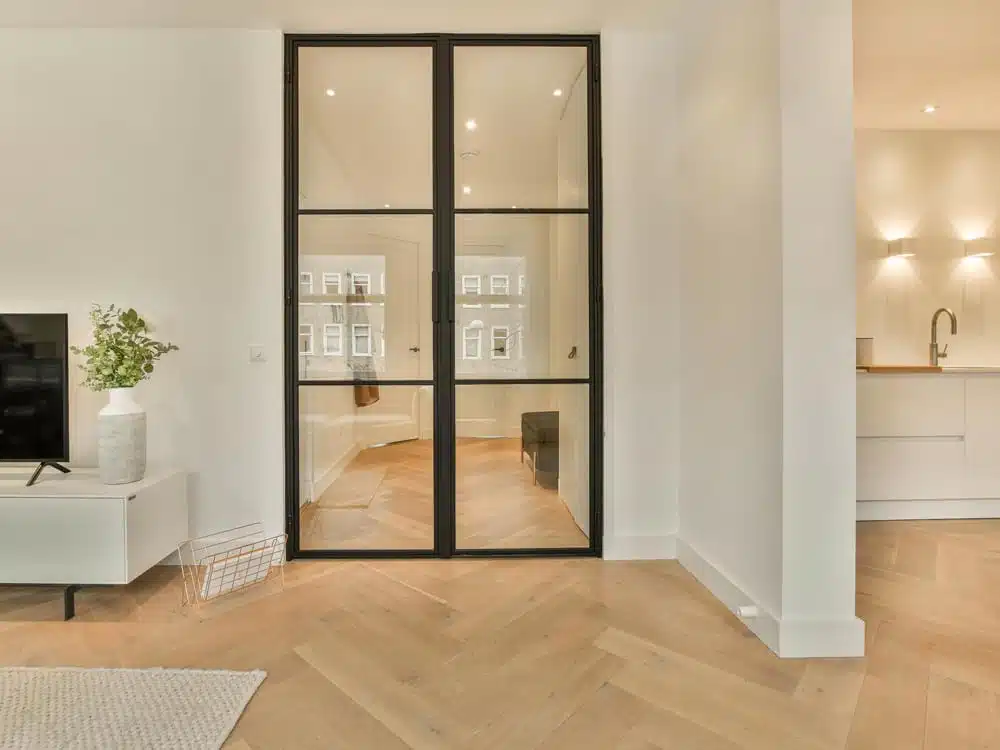 درب شیشه ای لولایی