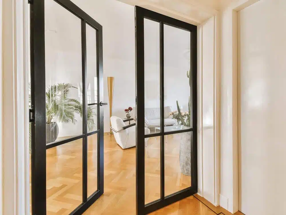 درب شیشه ای لولایی