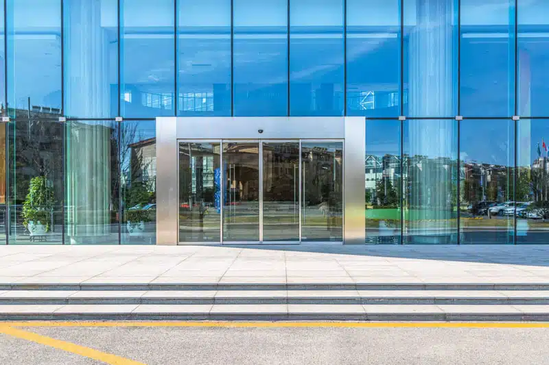 درب شیشه ای