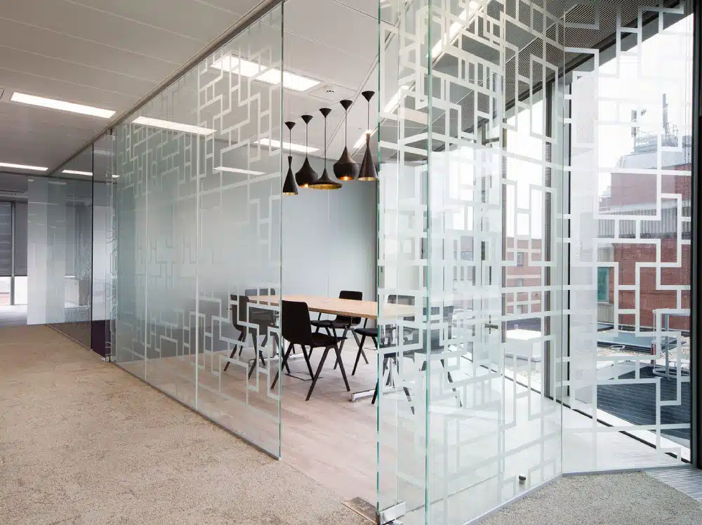 پارتیشن شیشه ای طرح دار