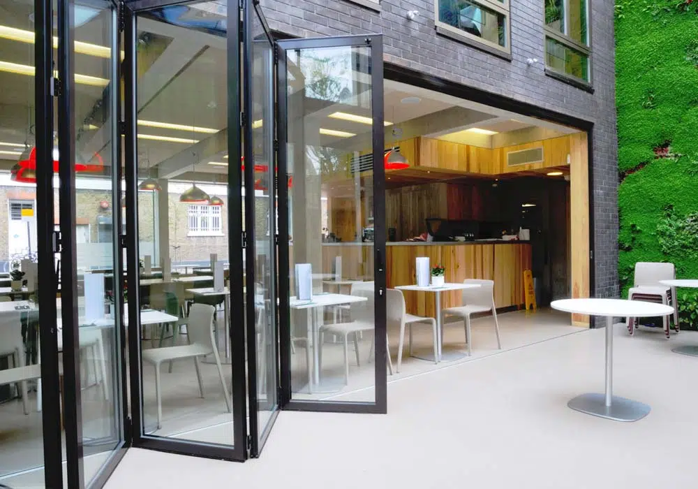 درب شیشهای اتوماتیک فولدینگ (آکاردئونی)