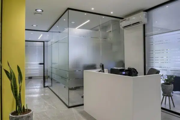 بازسازی و پارتیشن شیشه ای شرکت ایران دوکا